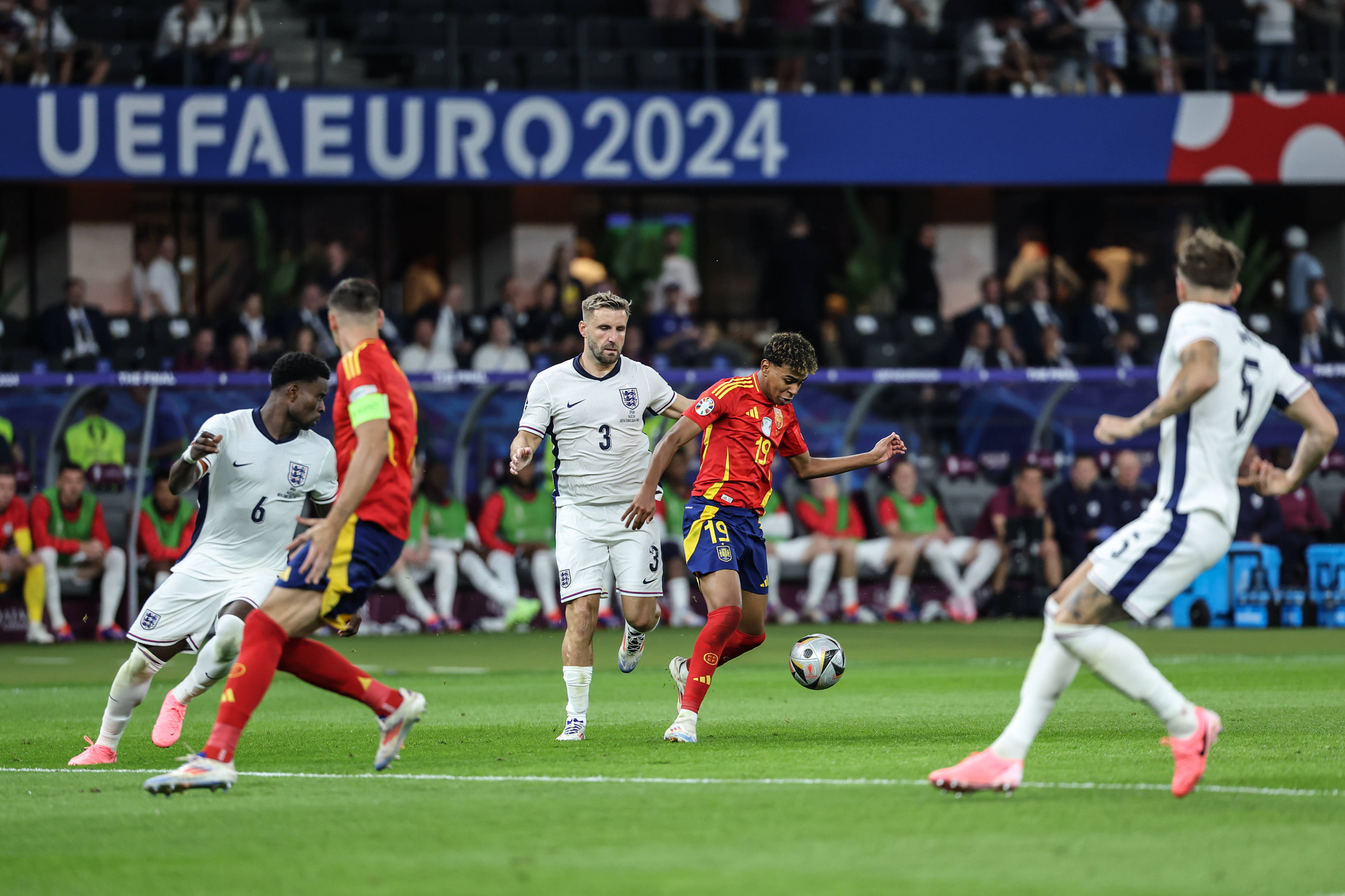 关于精彩纷呈：欧洲足球精彩瞬间集锦的信息