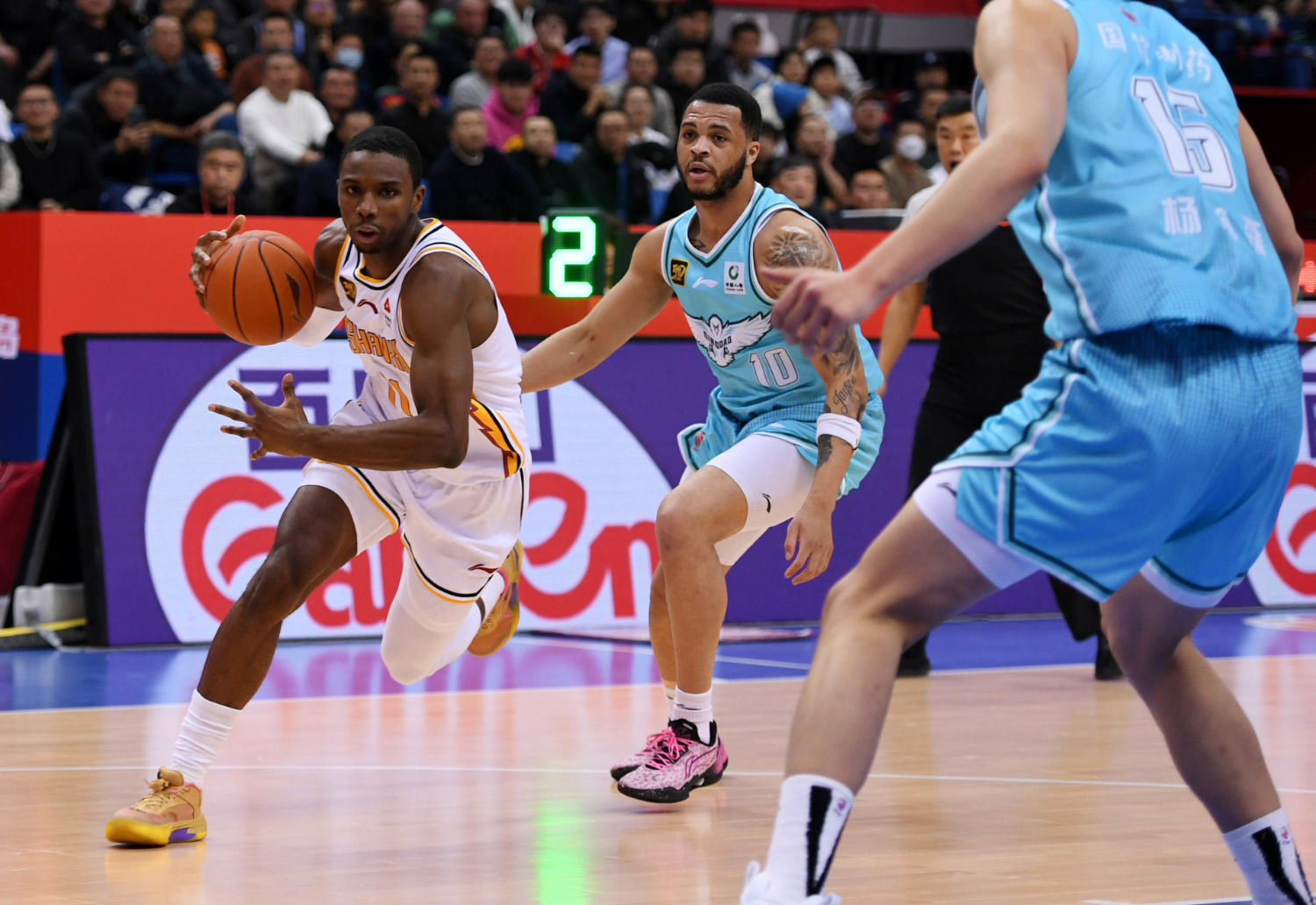 九游体育-季后赛上演帽子戏法,某球队成功晋级