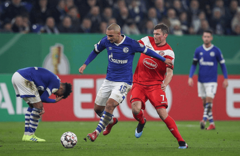 九游娱乐网页-沙尔克与多特蒙德在关键战役中对决