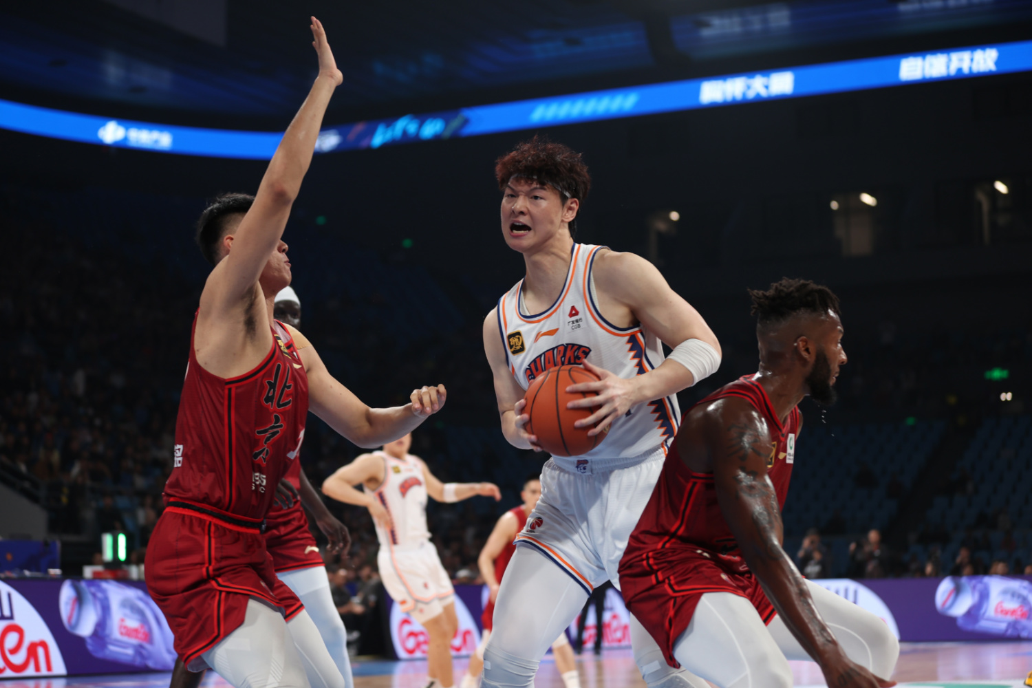 九游体育官方入口-上海球队挑战北京比赛队,奋勇拼搏争胜的简单介绍