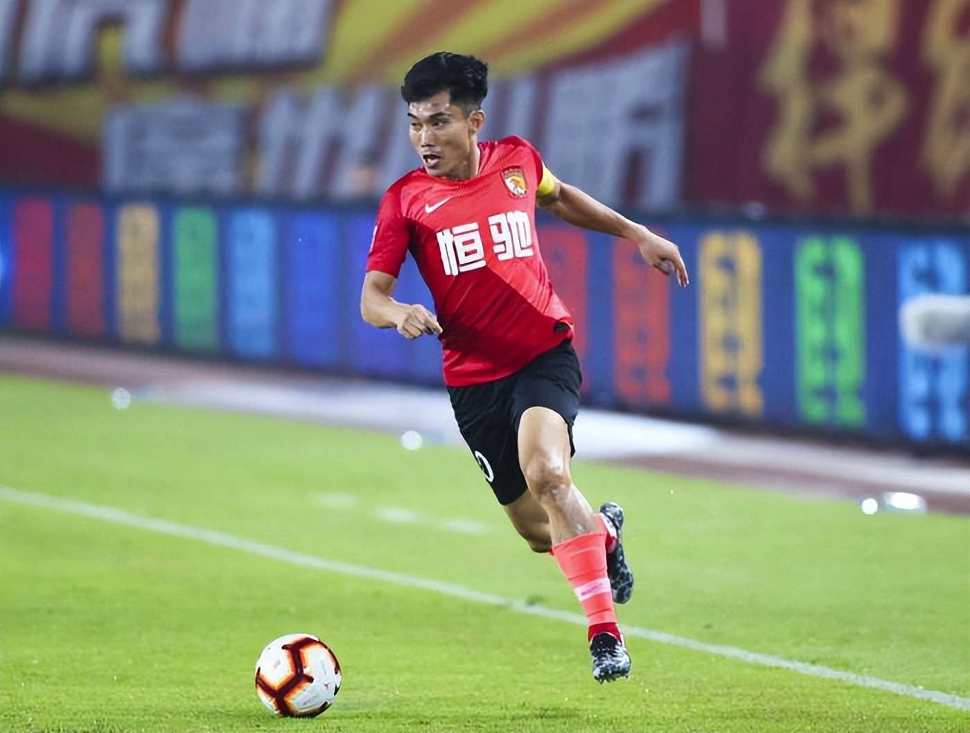 九游娱乐官方-包含广州恒大球员透露备战心得,备战关键之战的词条