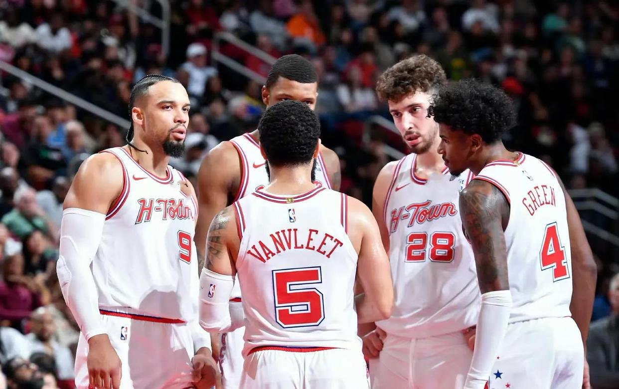 九游娱乐网站-包含勇士送快船多个亿，首轮战绩暂居领先的词条