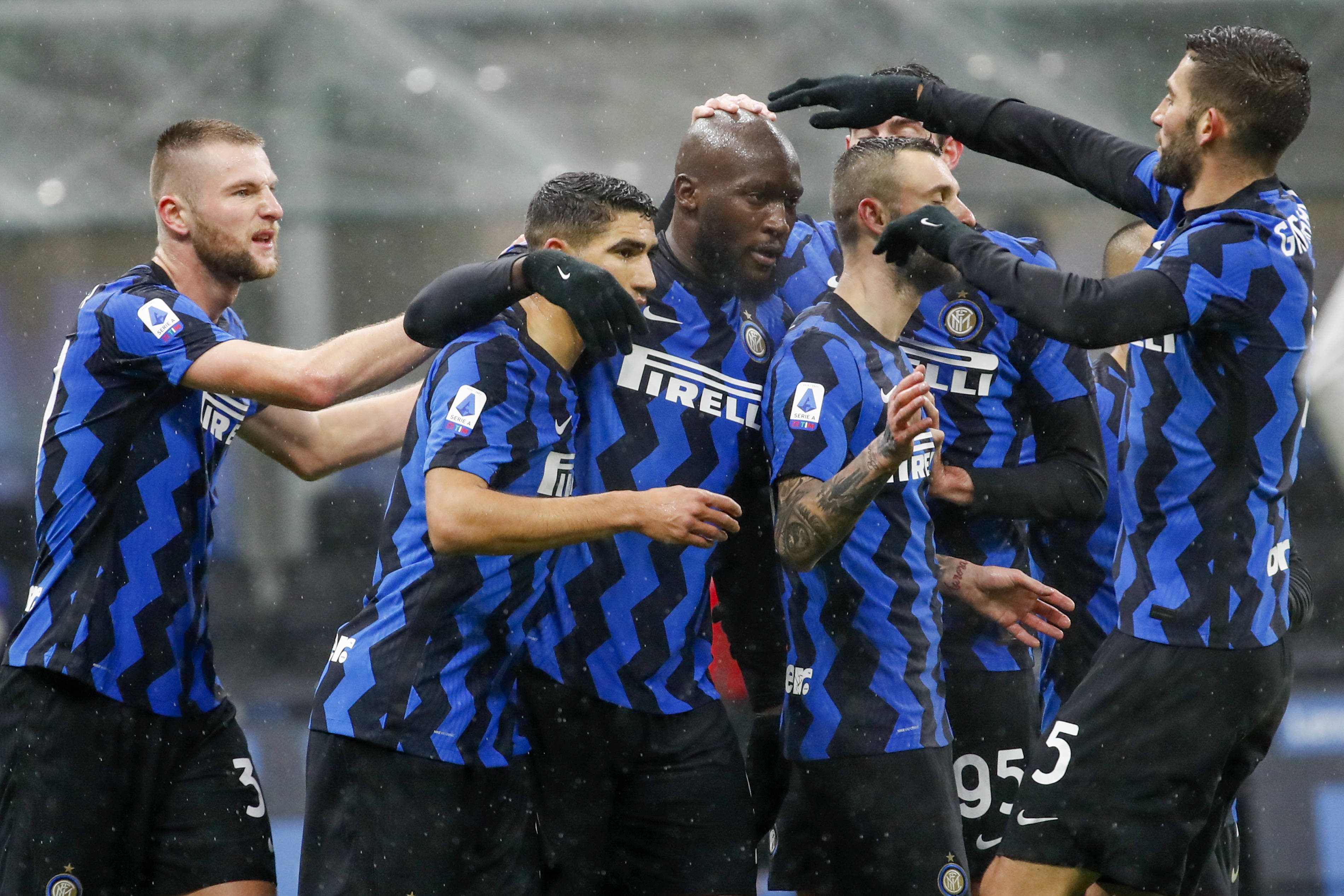 意甲联赛中球队演绎精彩对决