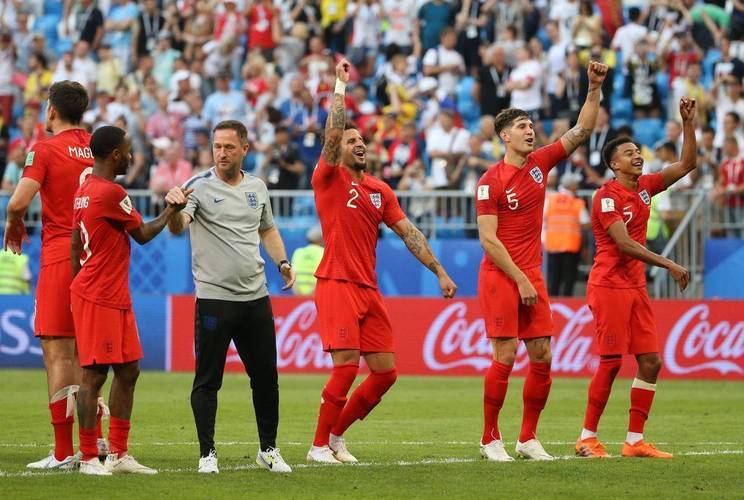 荷兰战胜波黑，成为全队焦点