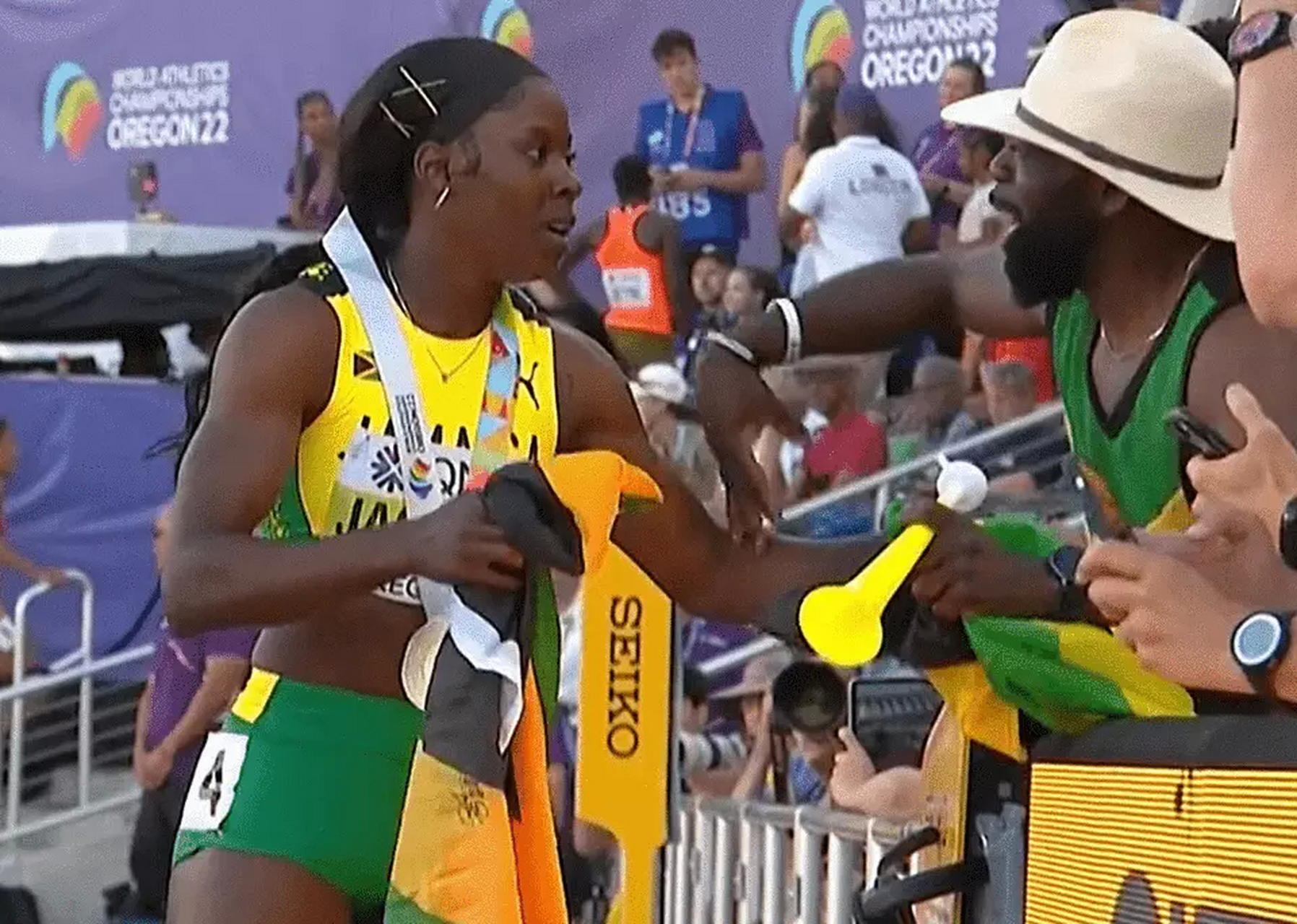 包含田径女子百米预赛：牙买加选手表现抢眼的词条