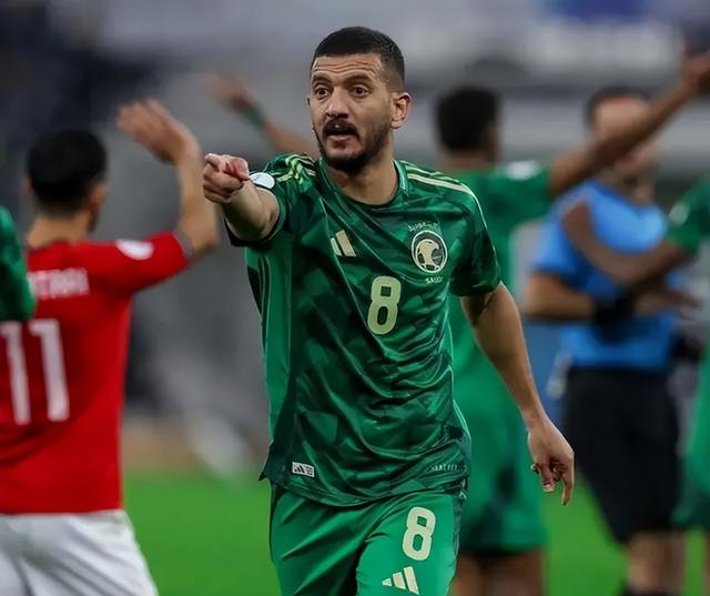 九游娱乐官方网站-阿维拉取胜关键时刻，积分领先