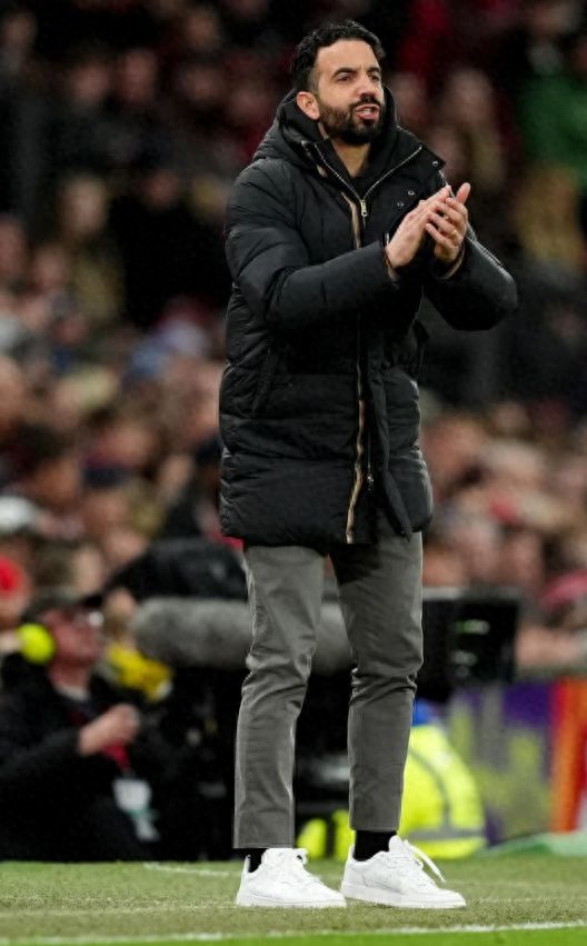 九游娱乐app下载-曼联遭遇客场失利,主帅执教前景蒙尘