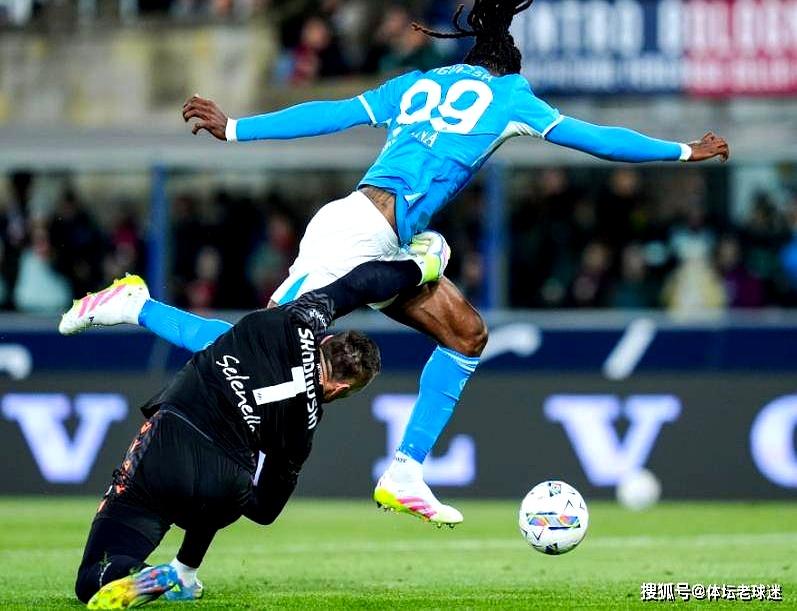 那不勒斯主场惊险获胜，追赶前四