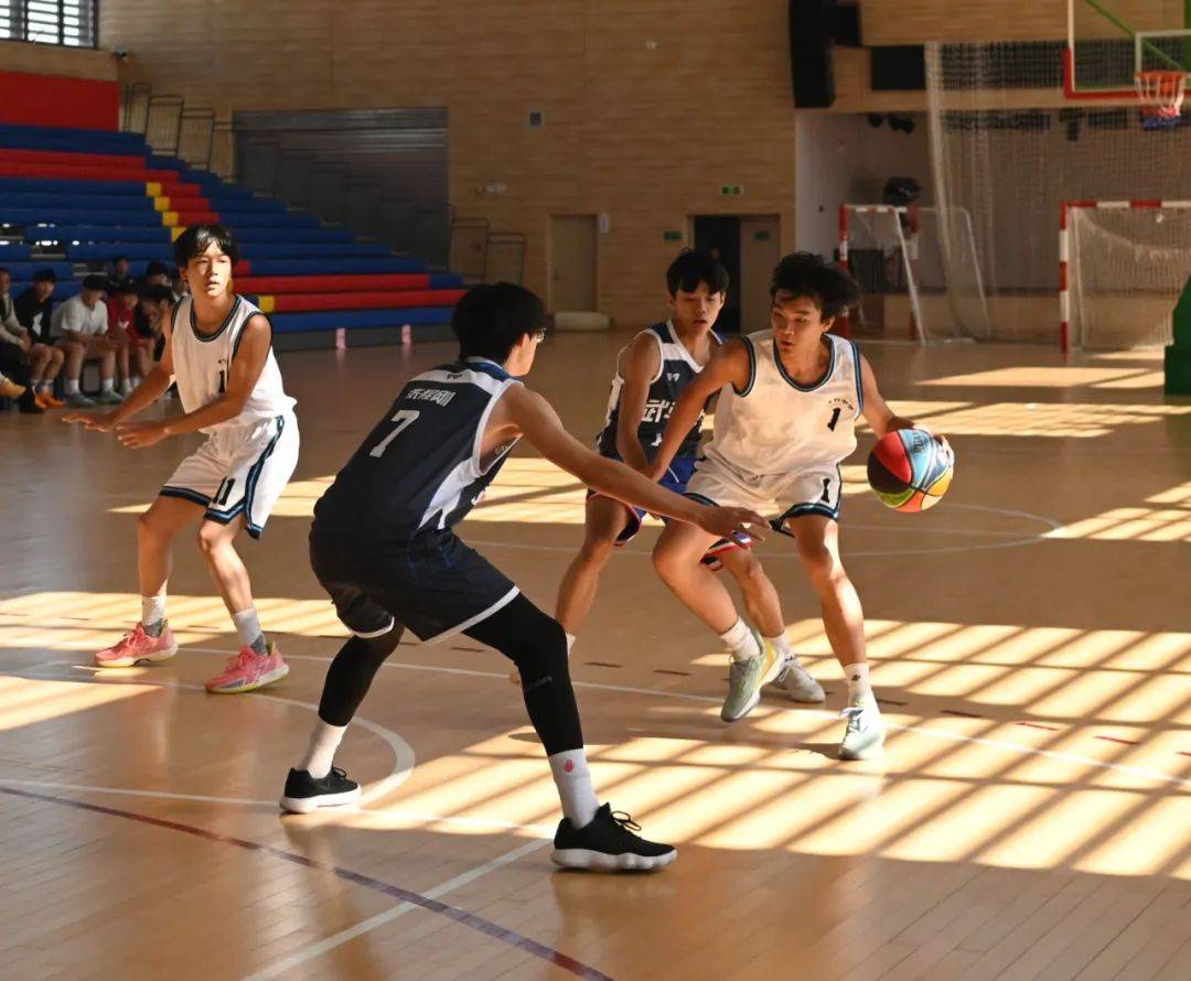 全球篮球比赛令人目不暇接的简单介绍