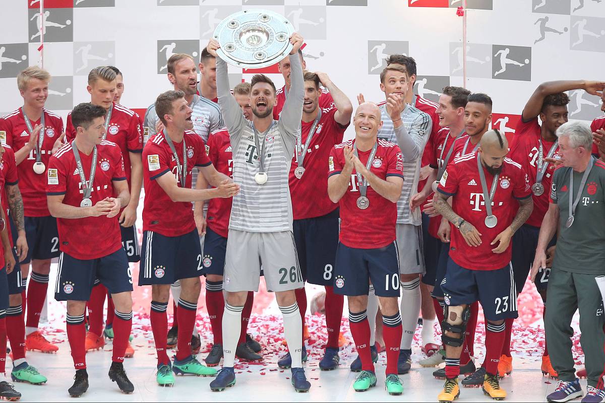 包含拜仁慕尼黑球队配合默契，展现出团队力量的词条