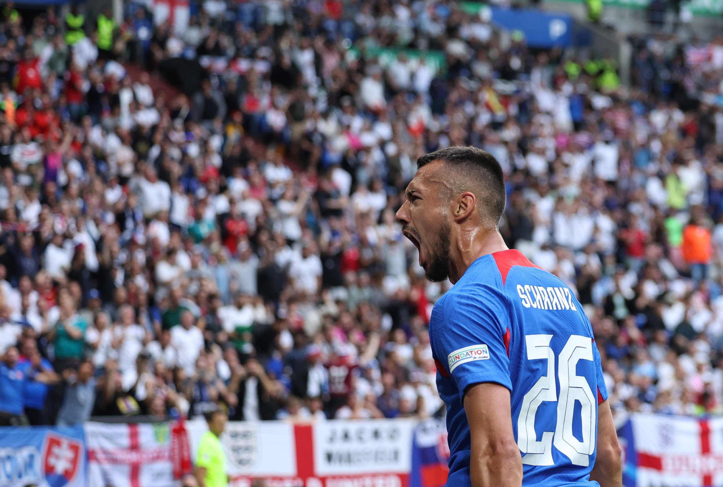 九游官网-欧锦赛预选赛展开激烈竞争，球队备战的简单介绍