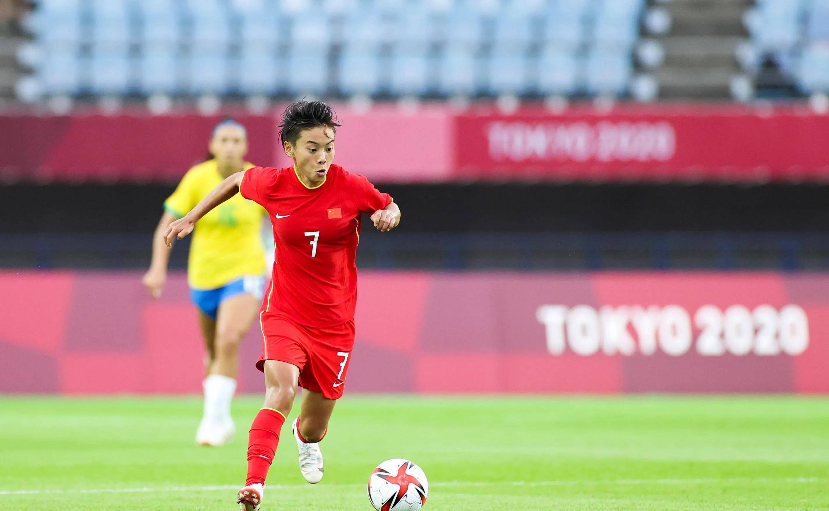 包含足球赛场上的绝佳表现，球员们的技艺展现的词条