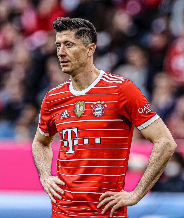 九游娱乐官方-包含莱万多夫斯基连续破门，领先拜仁杀入半决赛！的词条