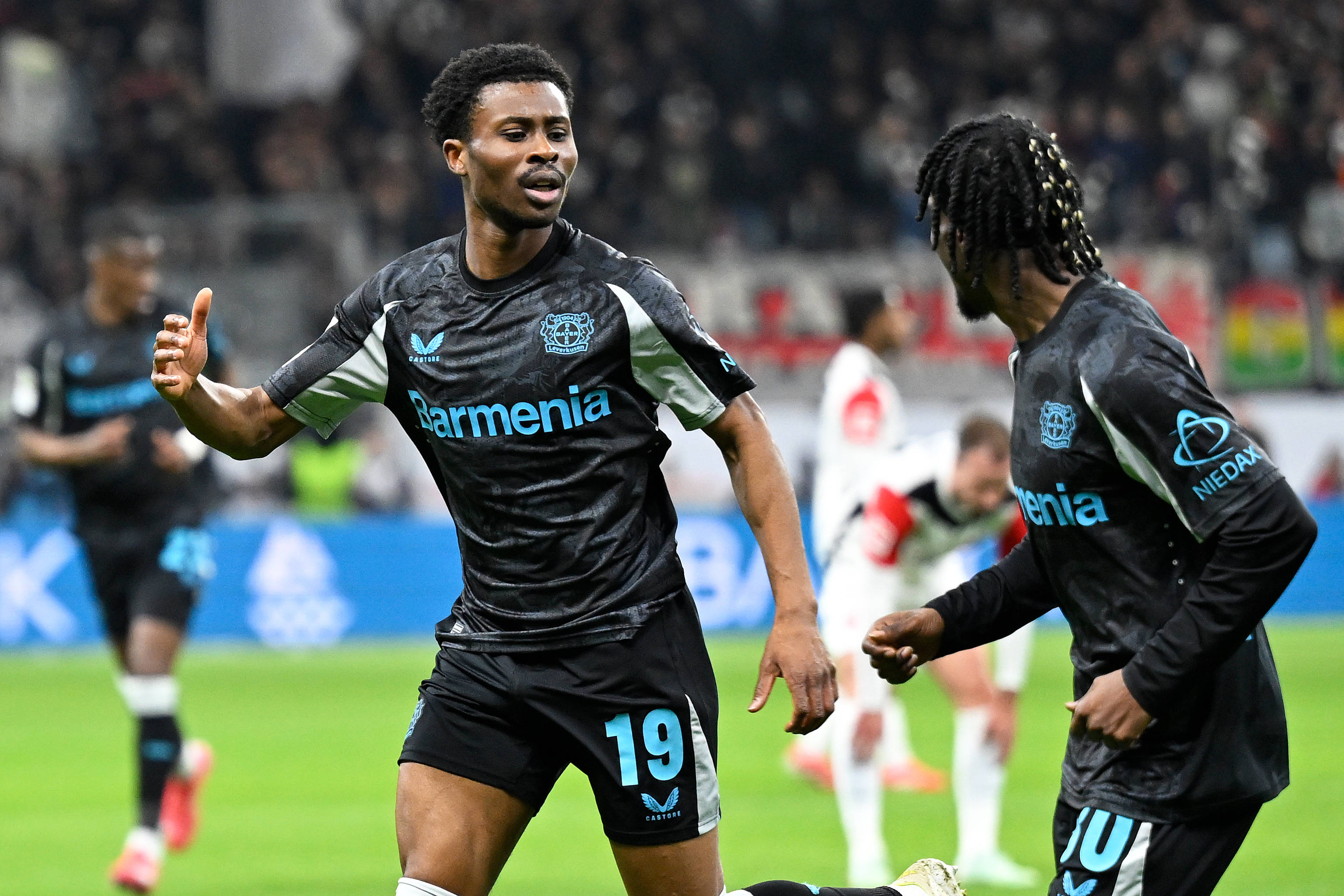 法兰克福客场大胜，冲击前四位置