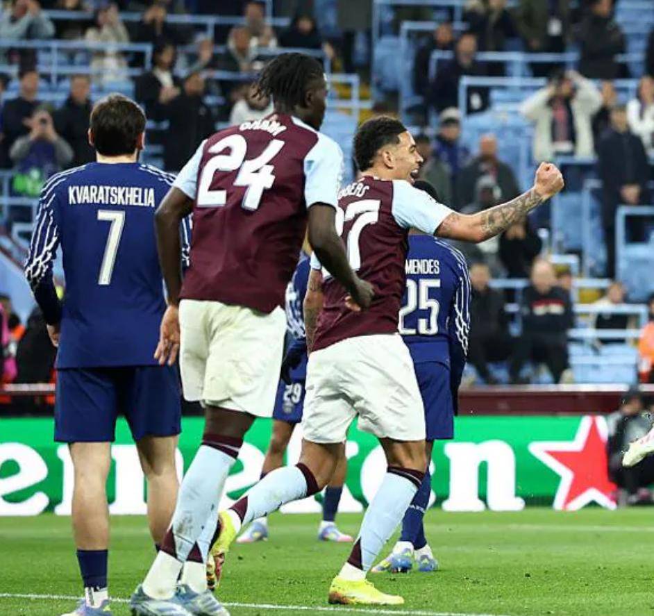 法国队逆转胜英格兰，挺进决赛