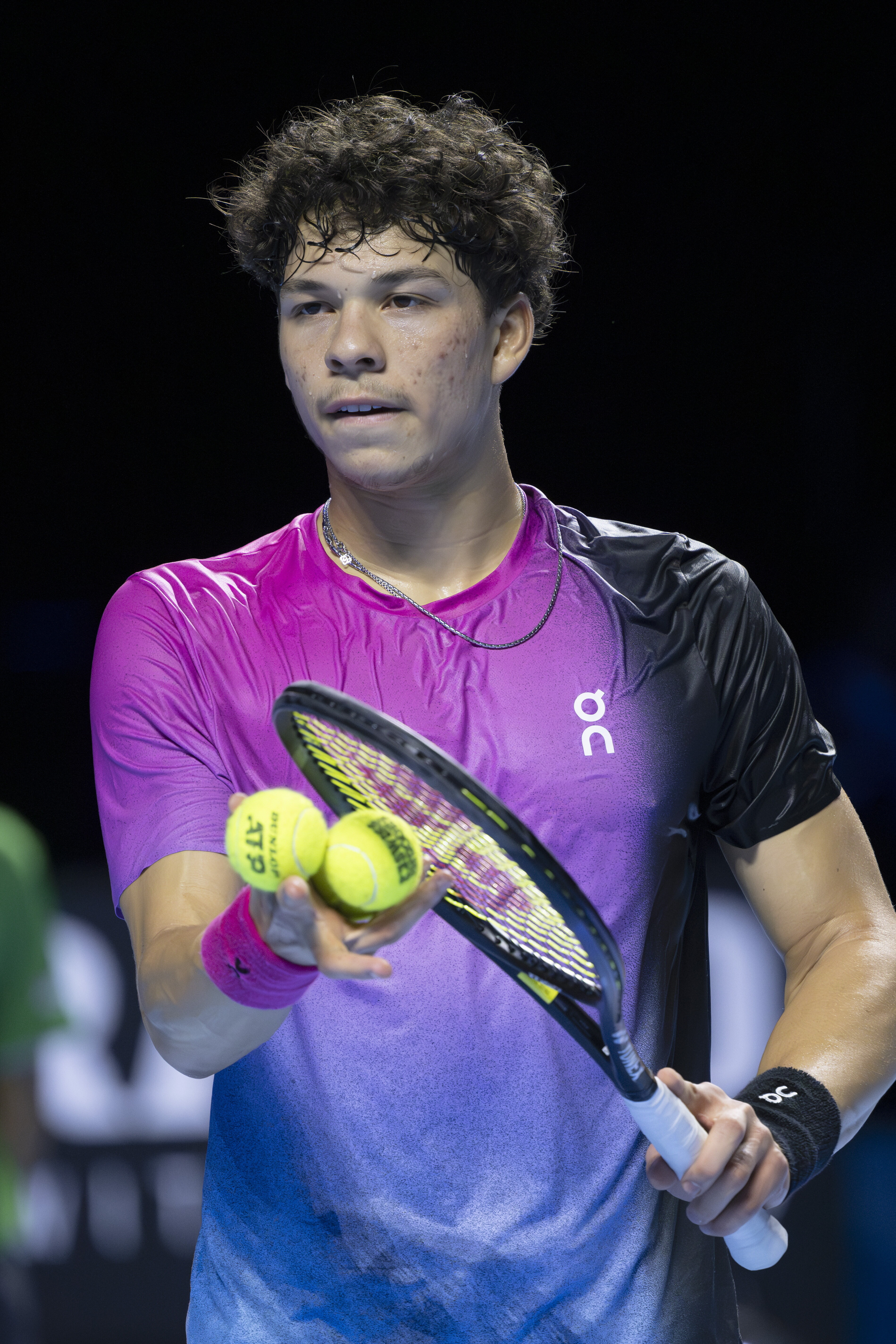 巴塞尔球队在国际比赛中惊艳表现