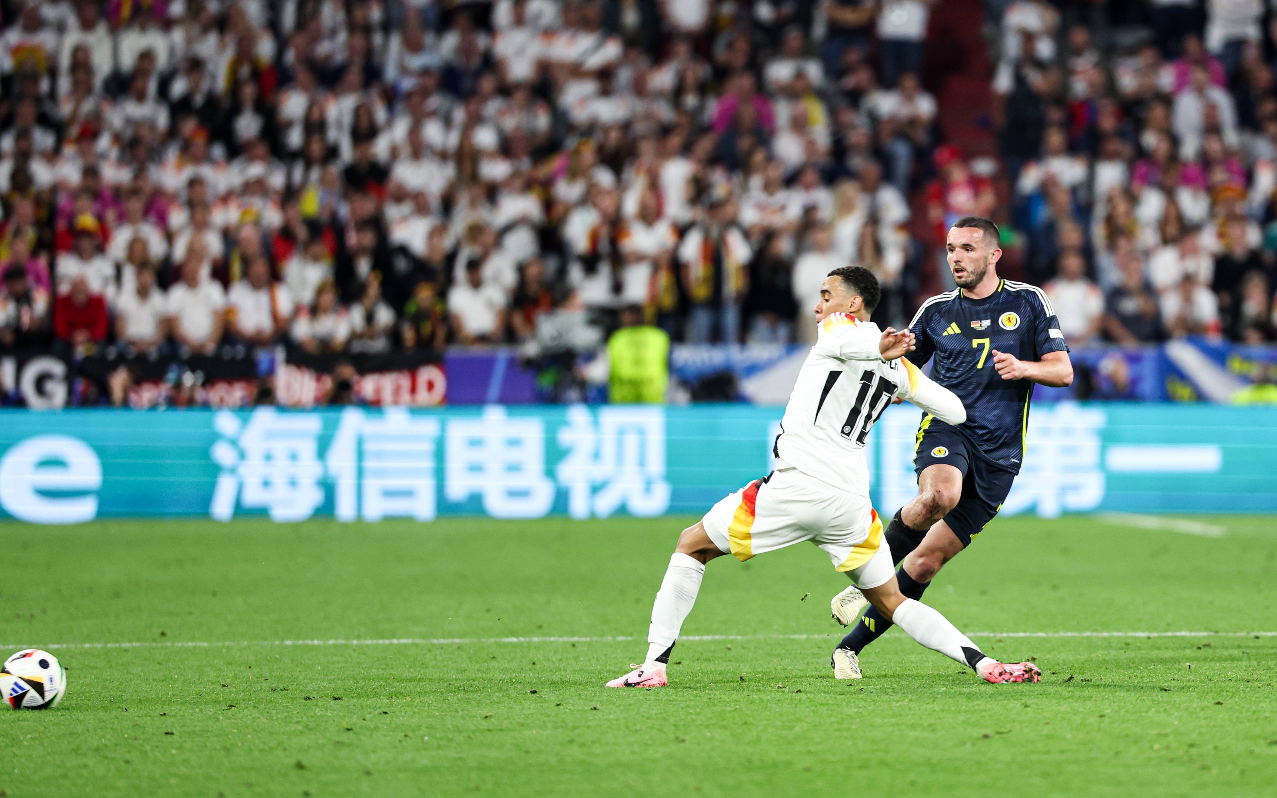 欧洲国家队比赛场面激烈引发球迷关注的简单介绍 欧洲国家队比赛场面激烈引发球迷关注的简单介绍