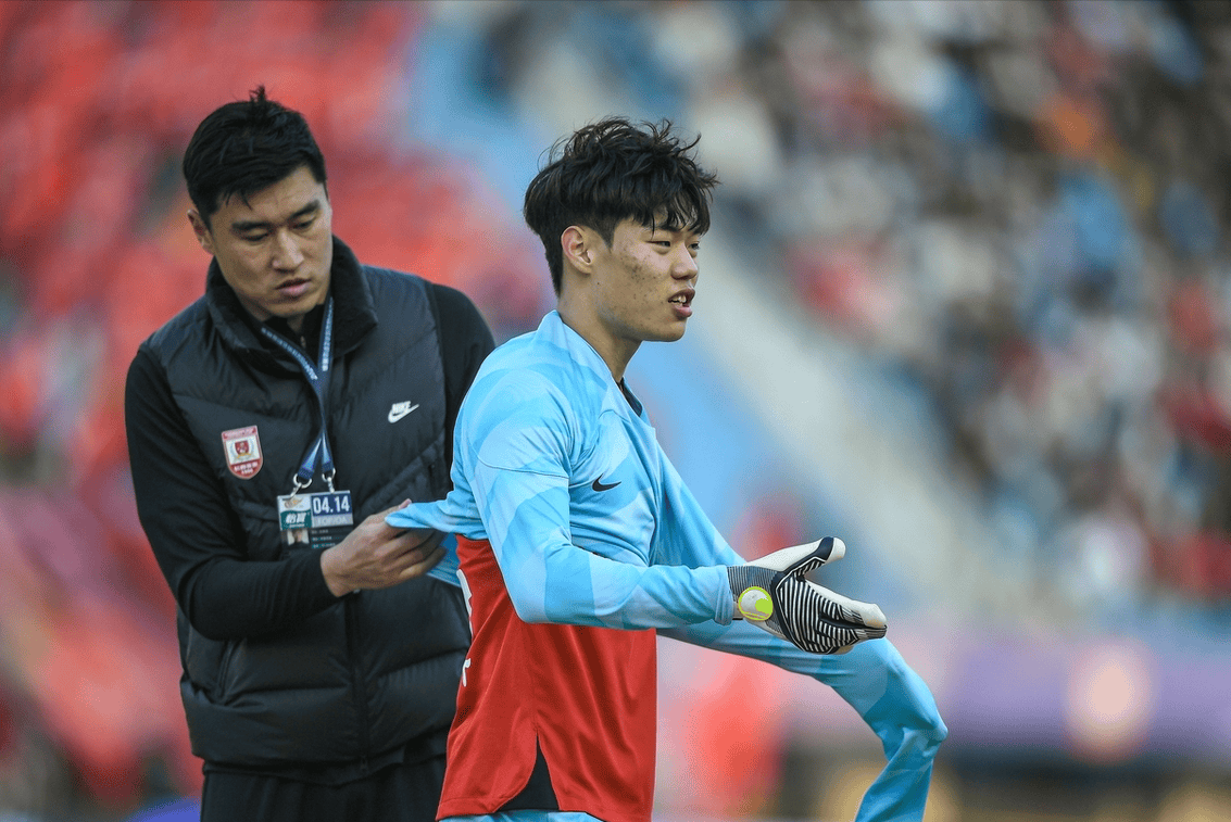 新秀球员表现不俗，让教练组对其寄予厚望的简单介绍