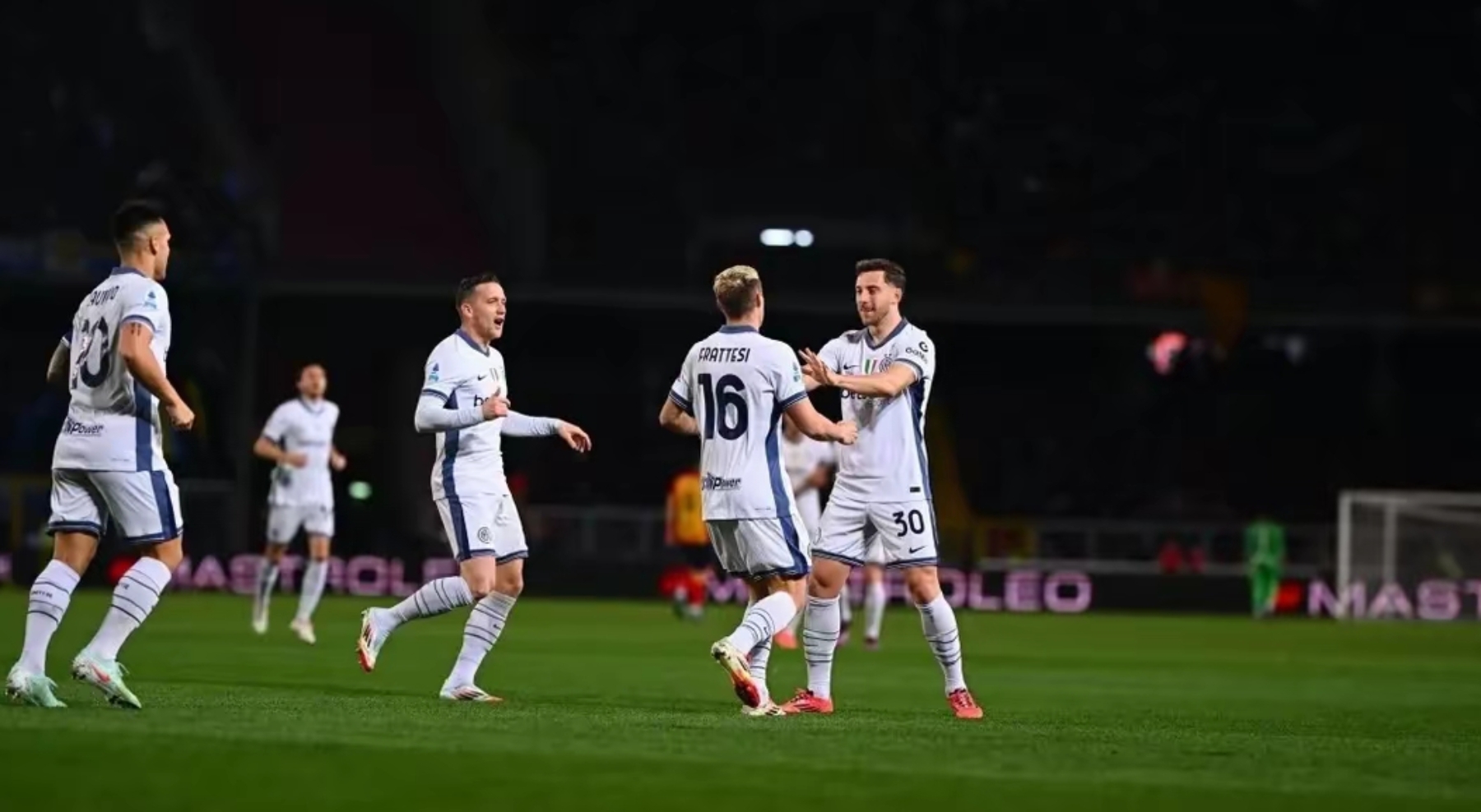 意甲豪门决战在即冠军之路注定激烈 意甲豪门决战在即冠军之路注定激烈