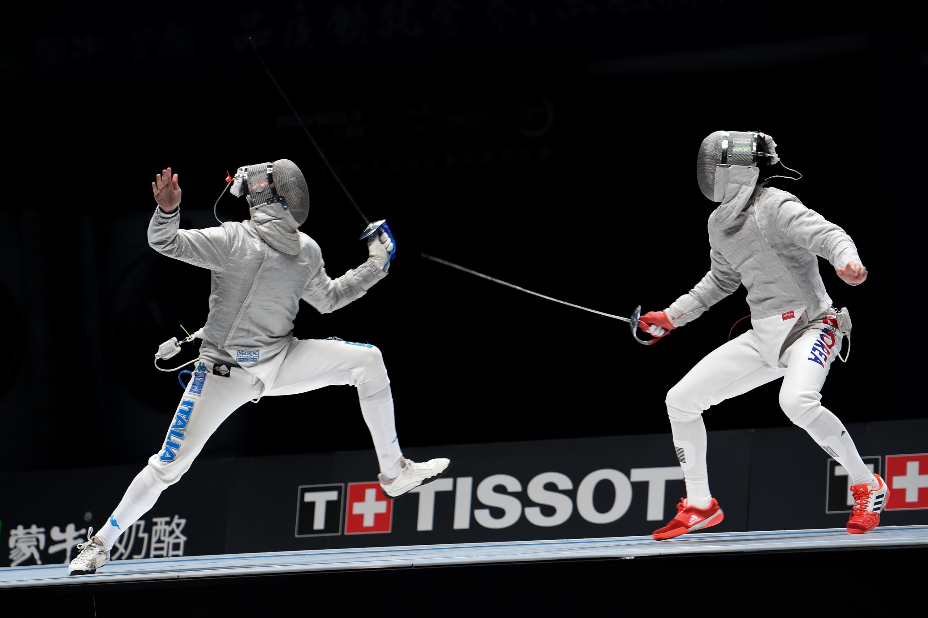 九游娱乐网页-捷克击剑队取得混合团体冠军