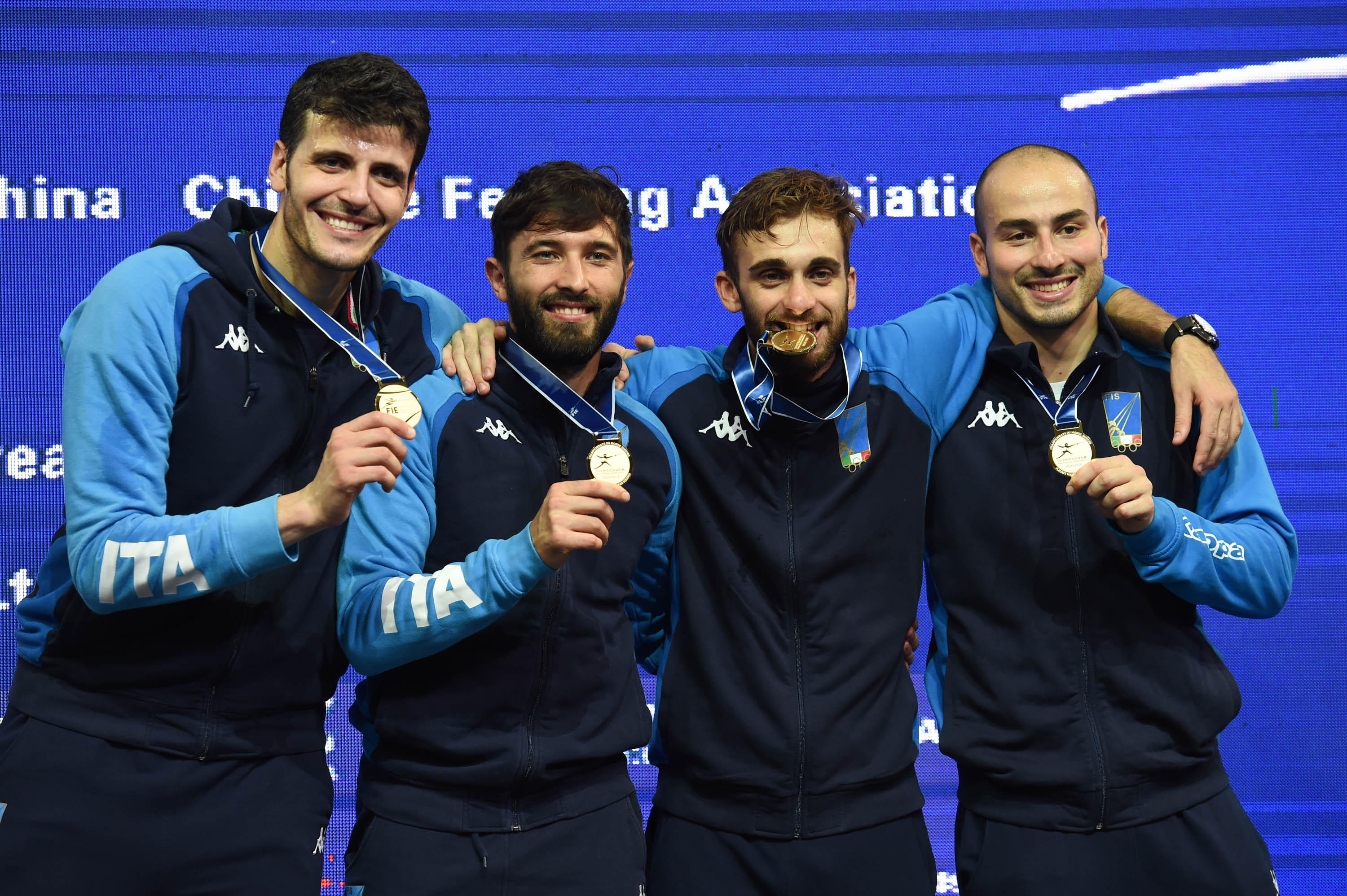 捷克击剑队取得混合团体冠军 捷克击剑队取得混合团体冠军