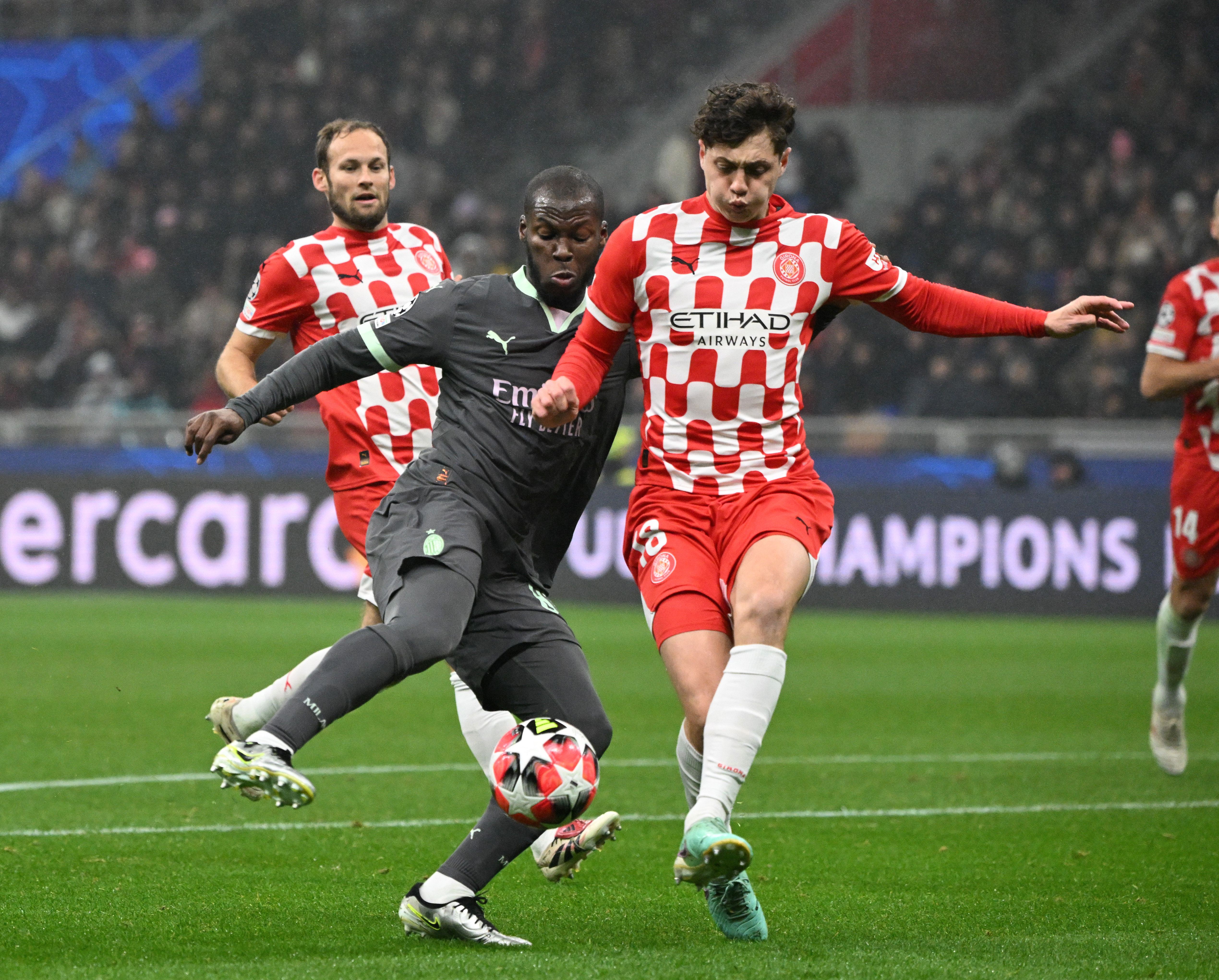 九游娱乐首页-欧国联冠军杯：AC米兰客场告捷，顺利晋级下一轮