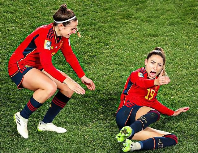 西班牙主场不敌瑞典，遭遇小组赛失利