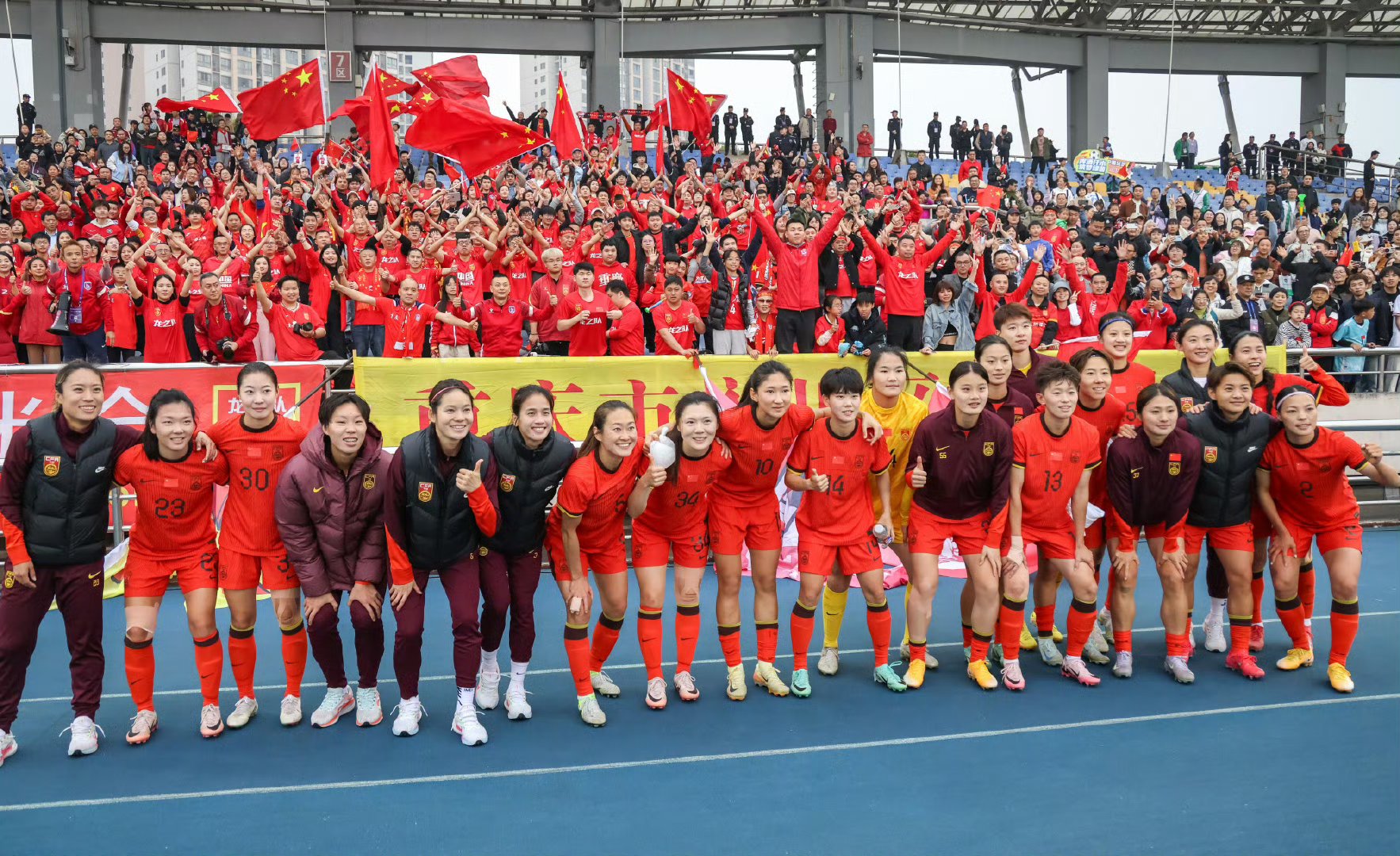 九游娱乐首页-精彩表现赢得观众掌声，球队信心大增