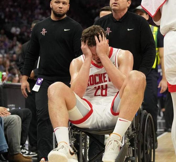 火箭队遭遇两连败，陷入季后赛危机