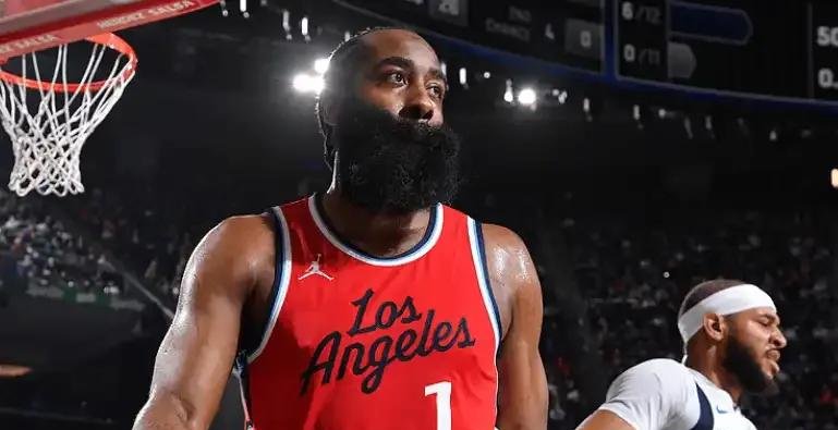 九游娱乐入口-快船大胜独行侠,继续保持不败