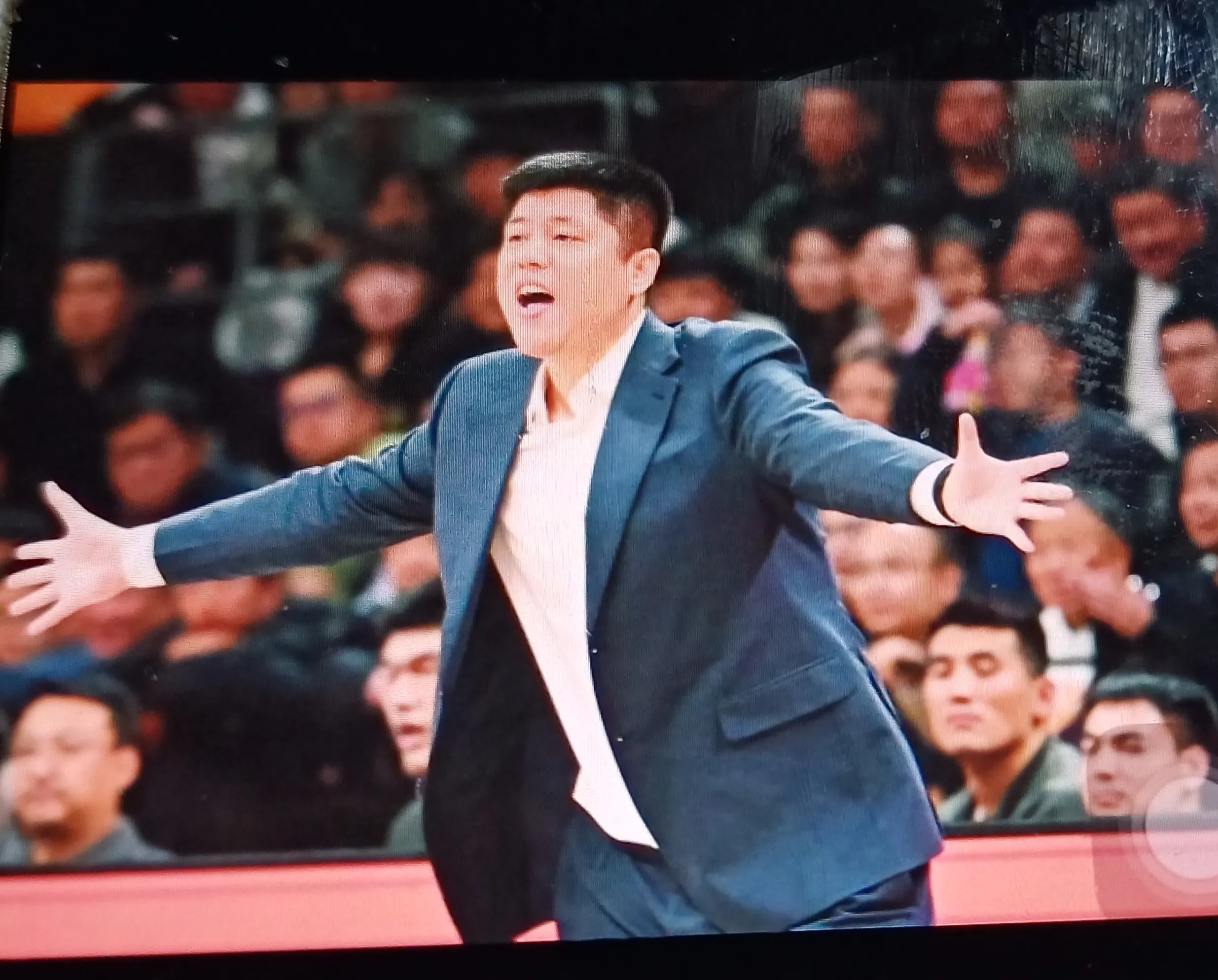 精湛战术展现实力，球队逐渐找到配合