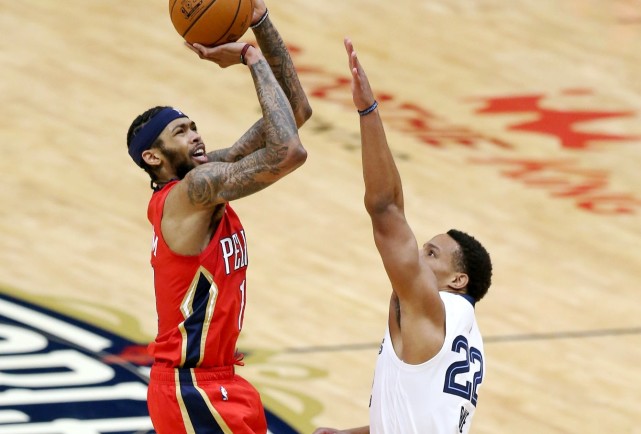 鹈鹕主场胜老鹰，戴维斯29+12