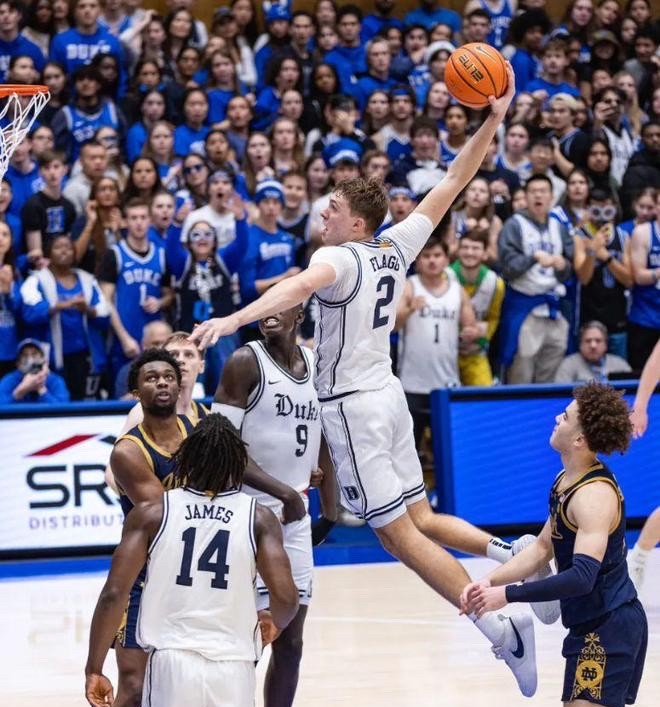 九游娱乐app下载-独行侠队球星受伤下场,团队凝聚力考验