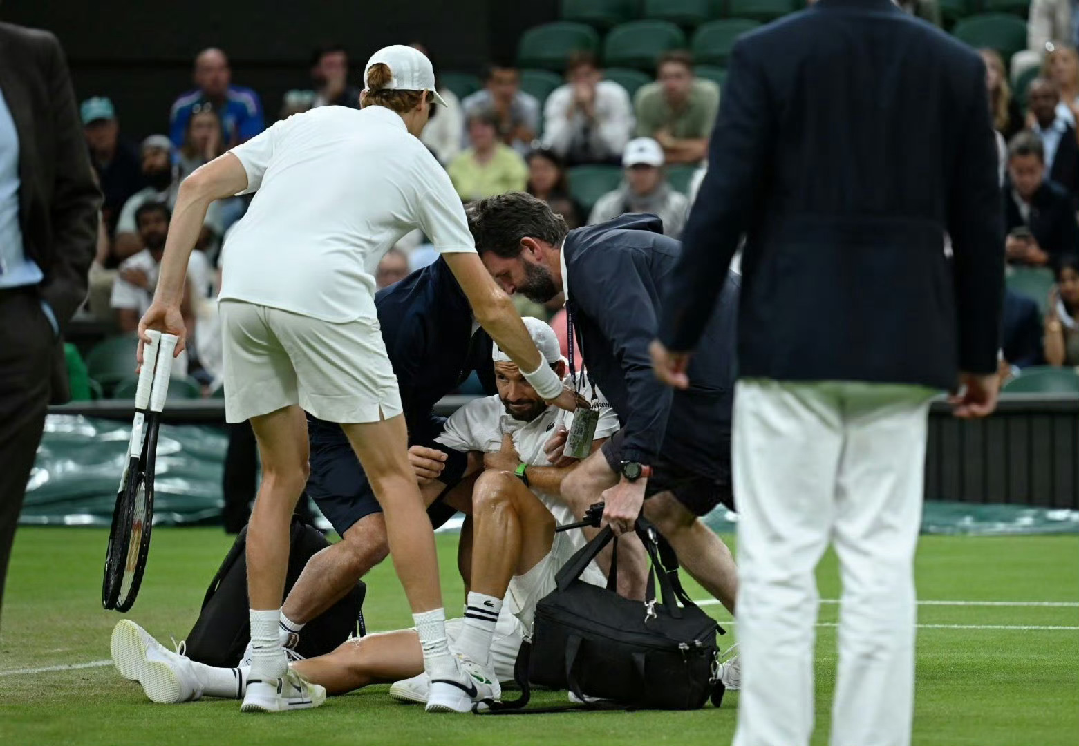 年终总决赛鏖战美网，辛纳带队取胜